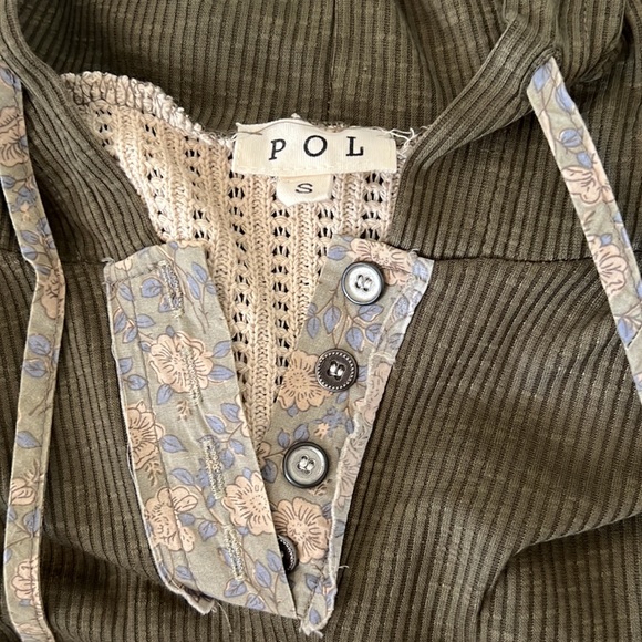 New Pol Patched Appliqué Hooded Top - Picture 12 of 12
